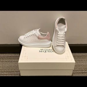 Alexander Mcqueen white leather low top sneaker